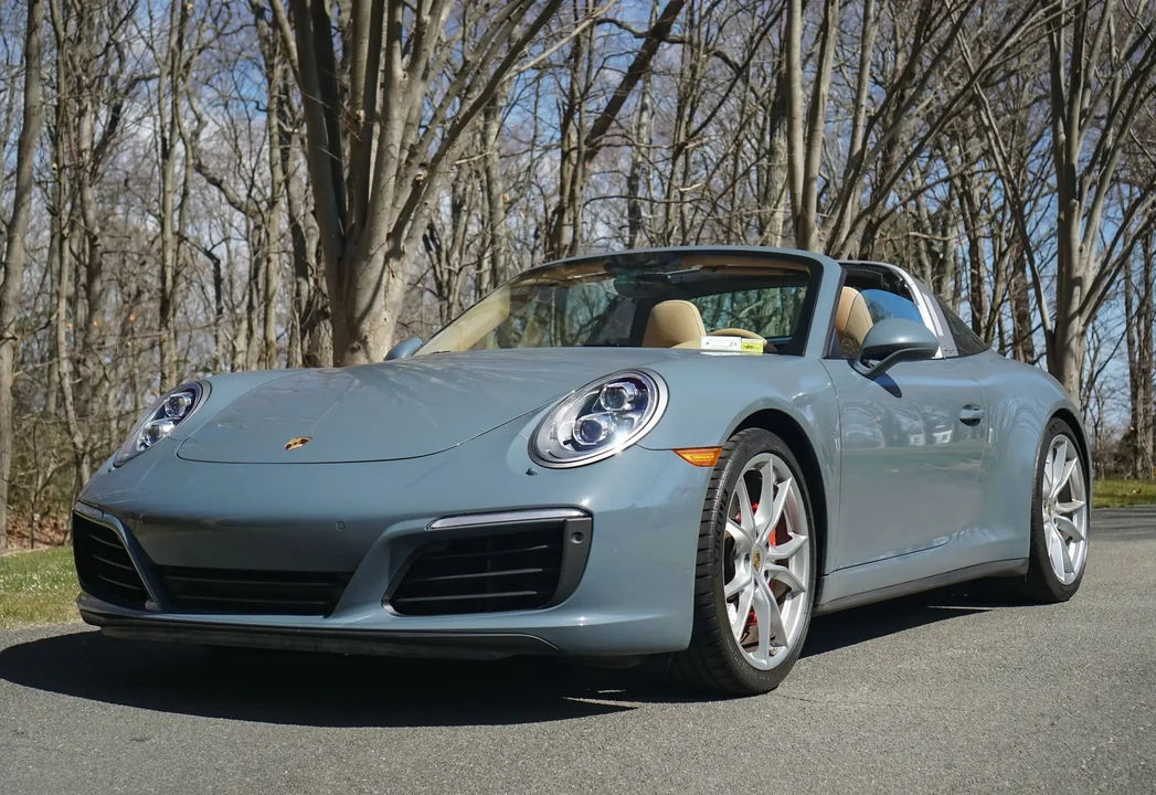 2017 Porsche 991 Targa 4 & 4S - Image 2 of 6