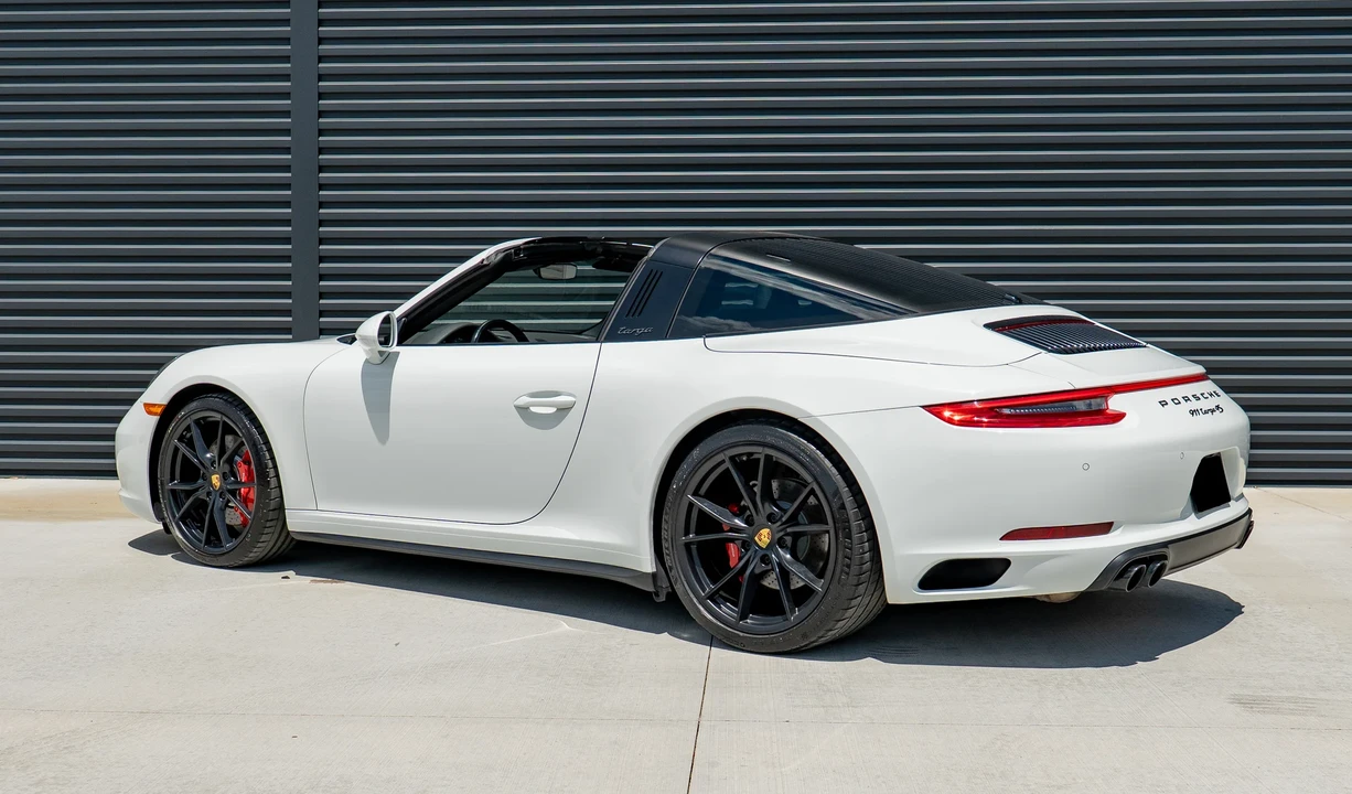 2019 Porsche 991 Targa 4 & 4S - Image 9 of 31