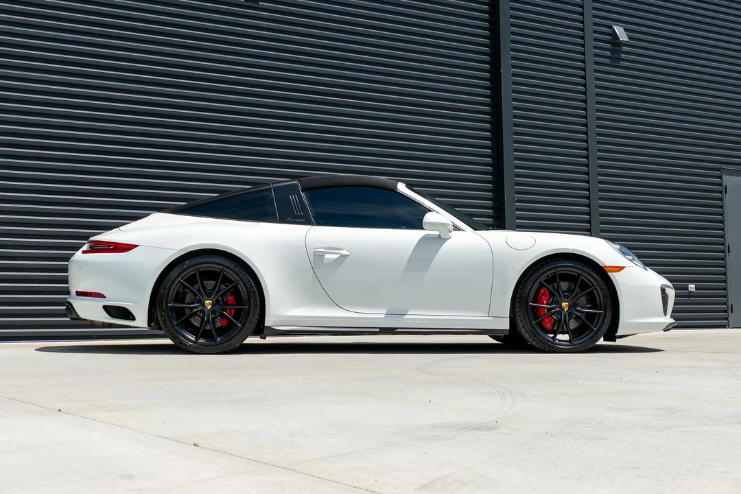 2019 Porsche 991 Targa 4 & 4S - Image 17 of 31