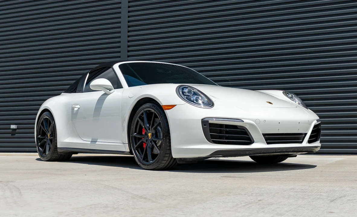 2019 Porsche 991 Targa 4 & 4S - Image 25 of 31