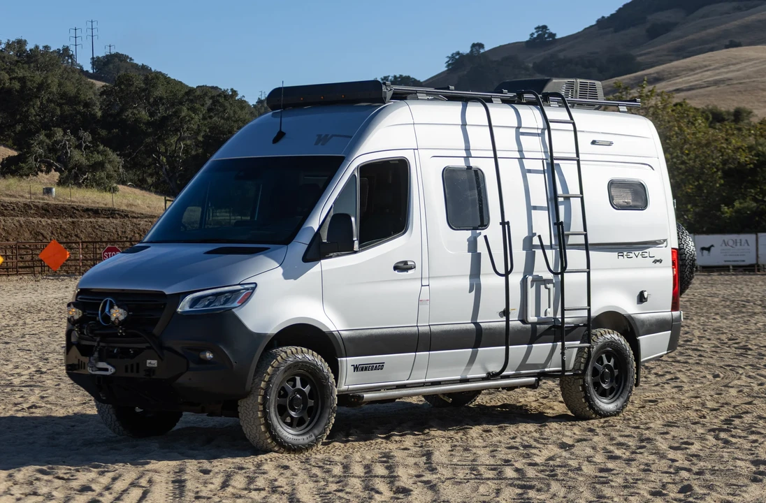 2019 Winnebago - Image 3 of 31