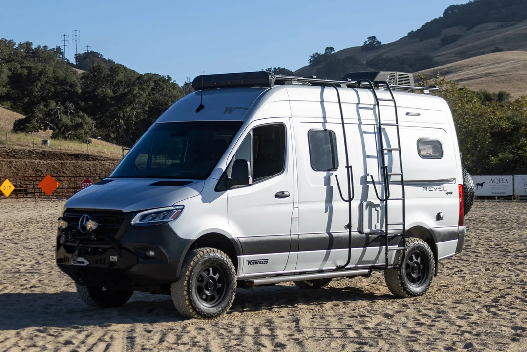 2019 Winnebago - Image 4 of 31