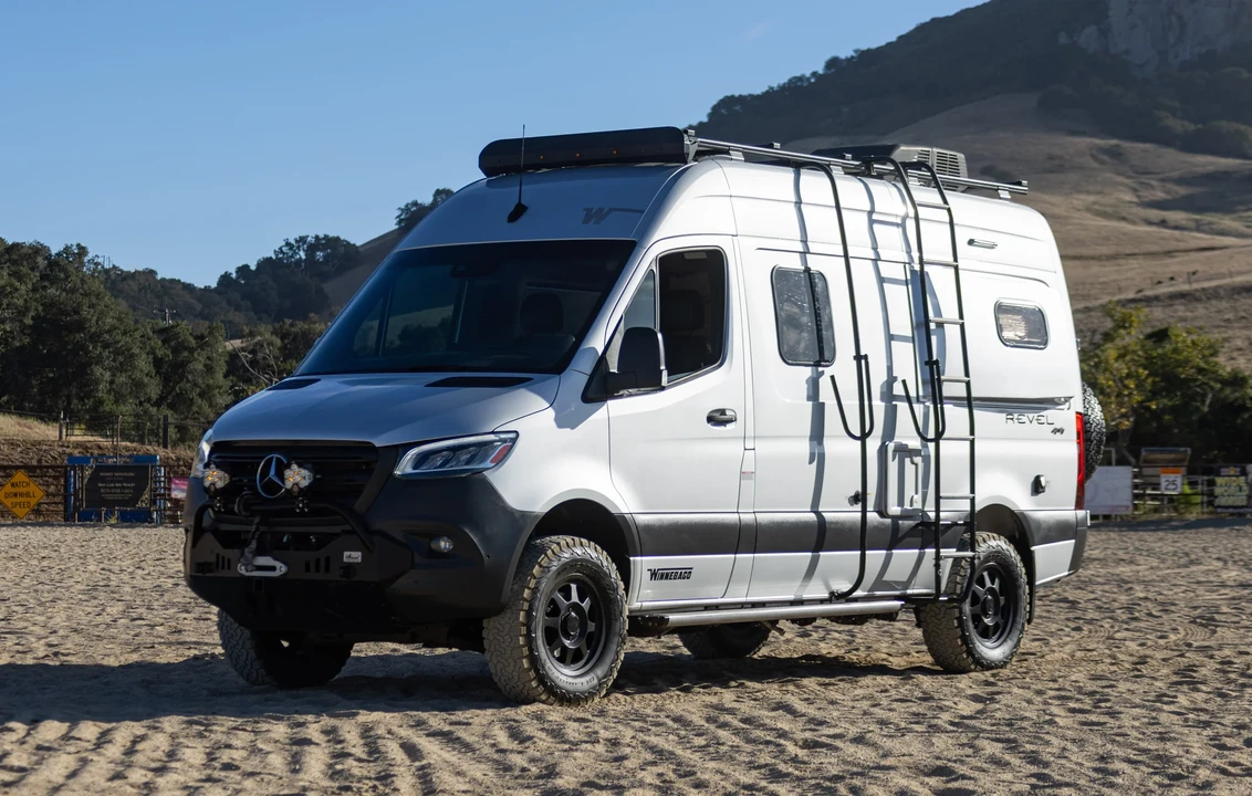 2019 Winnebago - Image 2 of 31