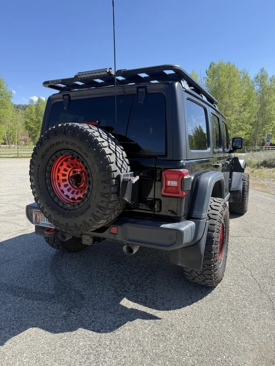 2019 Jeep JL Wrangler - Image 17 of 31