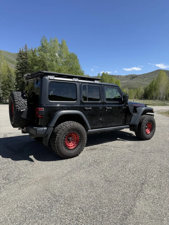 2019 Jeep JL Wrangler - Image 19 of 31