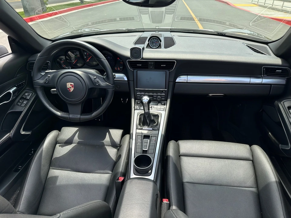 2012 Porsche 991 Carrera - Image 16 of 31