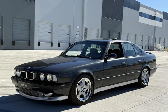 1990 BMW M5