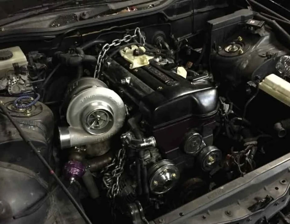 Parts & Memorabilia Engines - Image 4 of 6