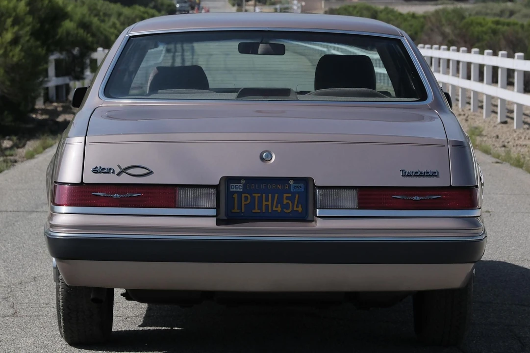 1986 Ford Thunderbird 9th Gen - Image 11 of 31