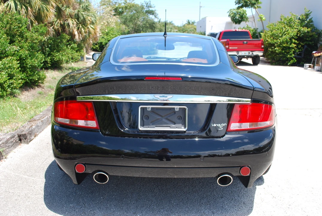 2006 Aston Martin Vanquish 1st Gen - Image 17 of 31