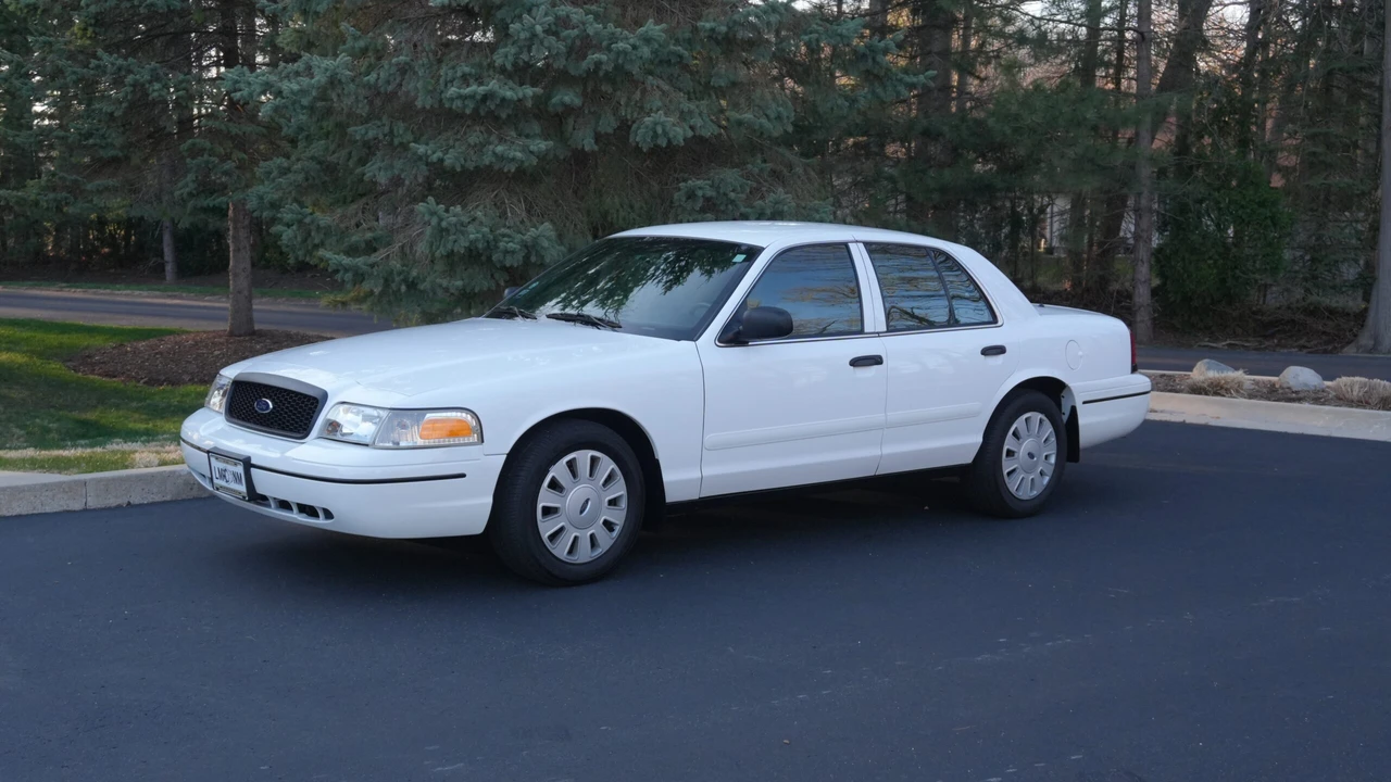 2006 Ford Crown Victoria - Image 4 of 31
