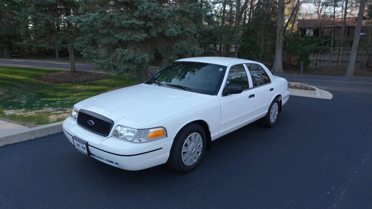 2006 Ford Crown Victoria - Image 5 of 31