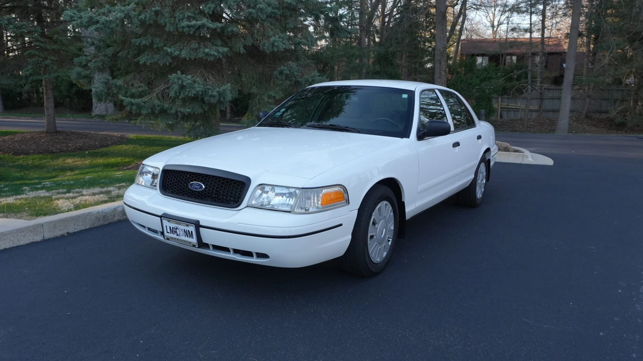 2006 Ford Crown Victoria - Image 8 of 31