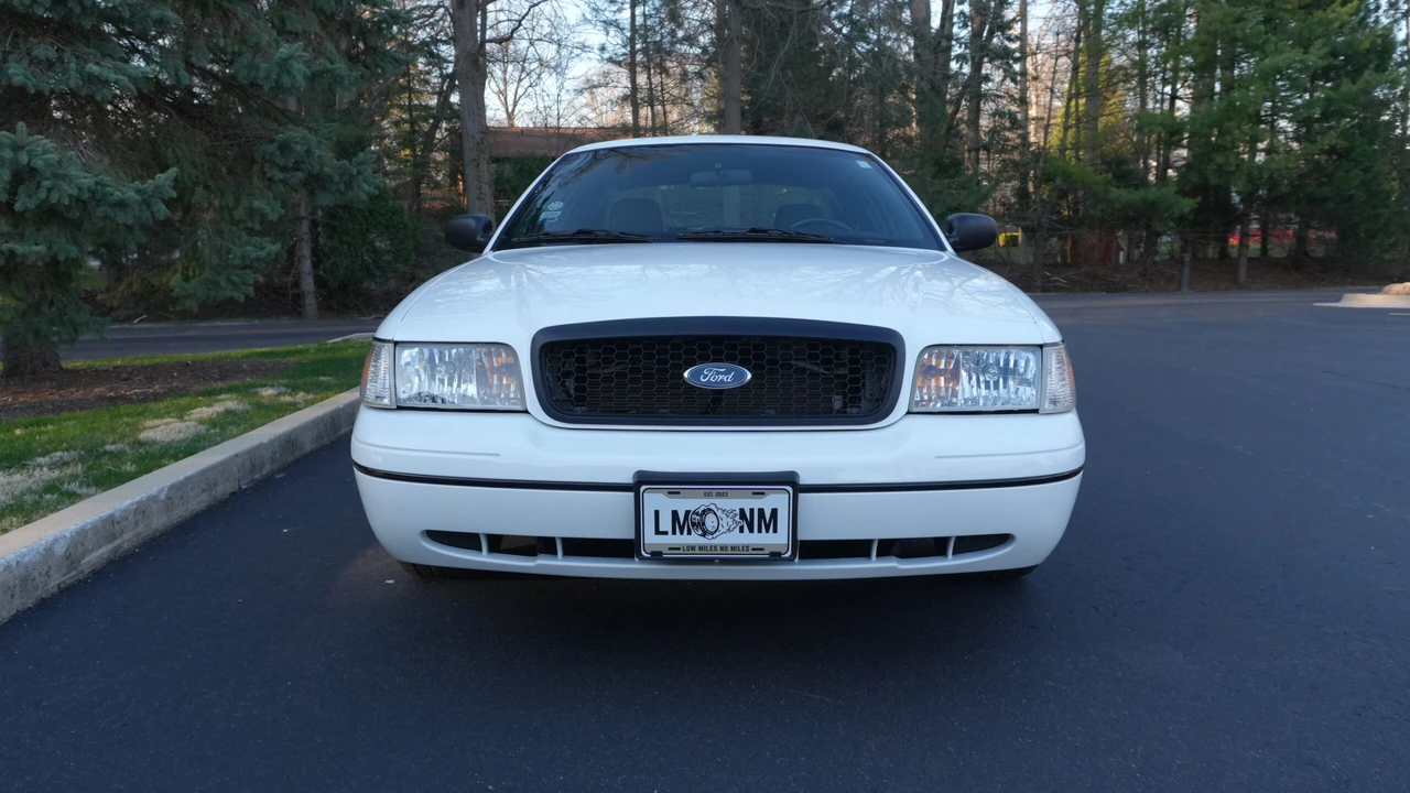 2006 Ford Crown Victoria - Image 9 of 31