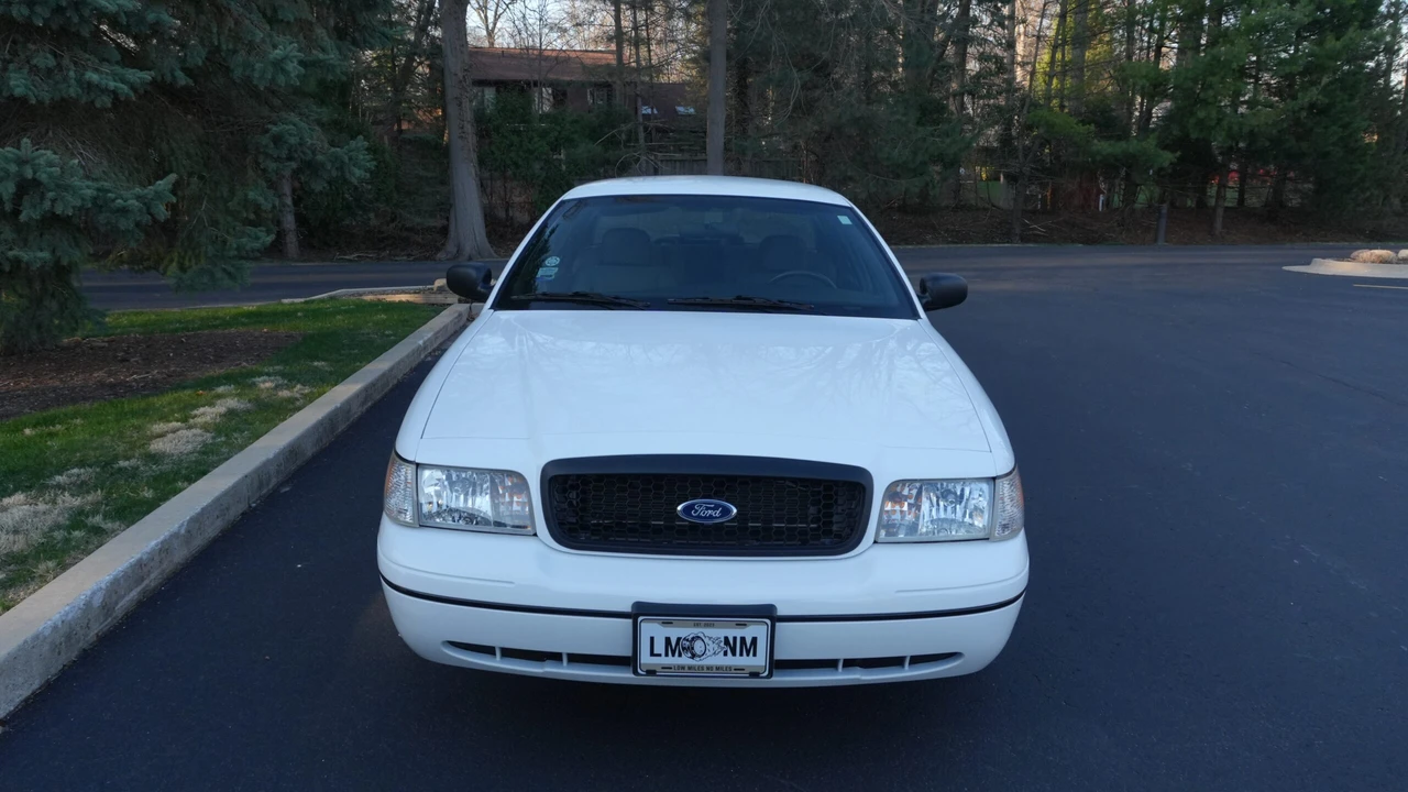 2006 Ford Crown Victoria - Image 10 of 31