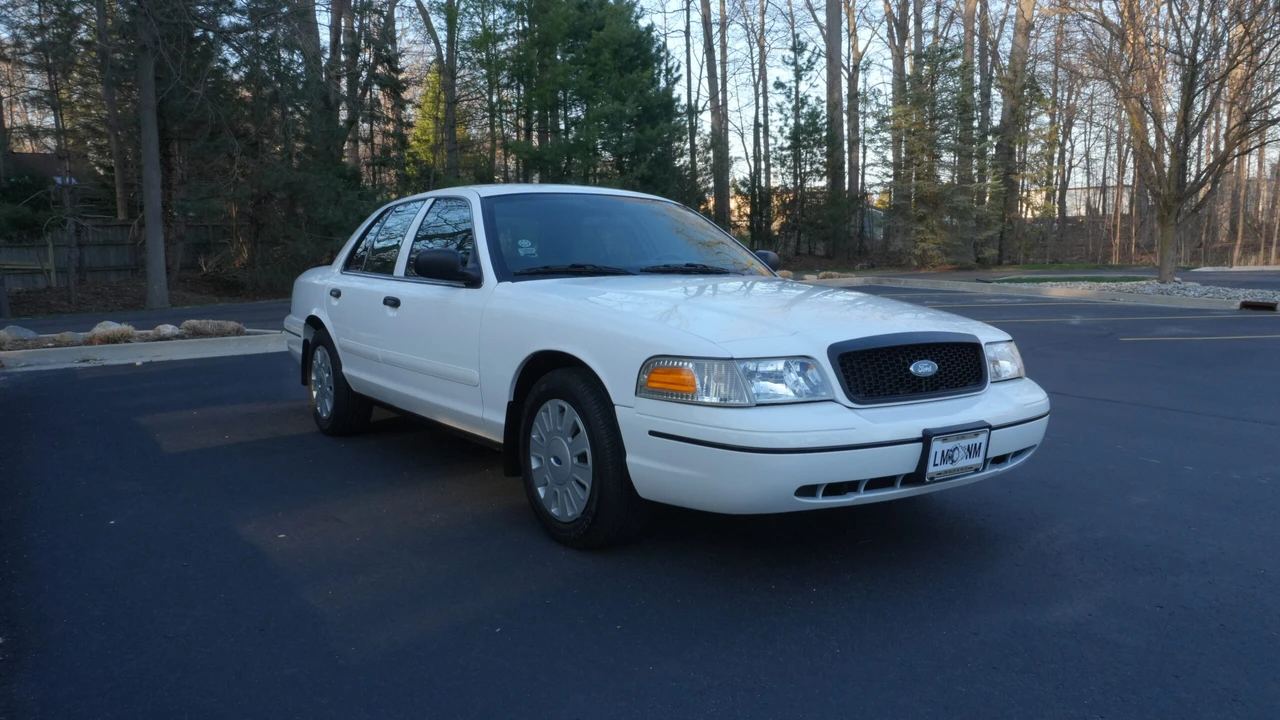 2006 Ford Crown Victoria - Image 14 of 31
