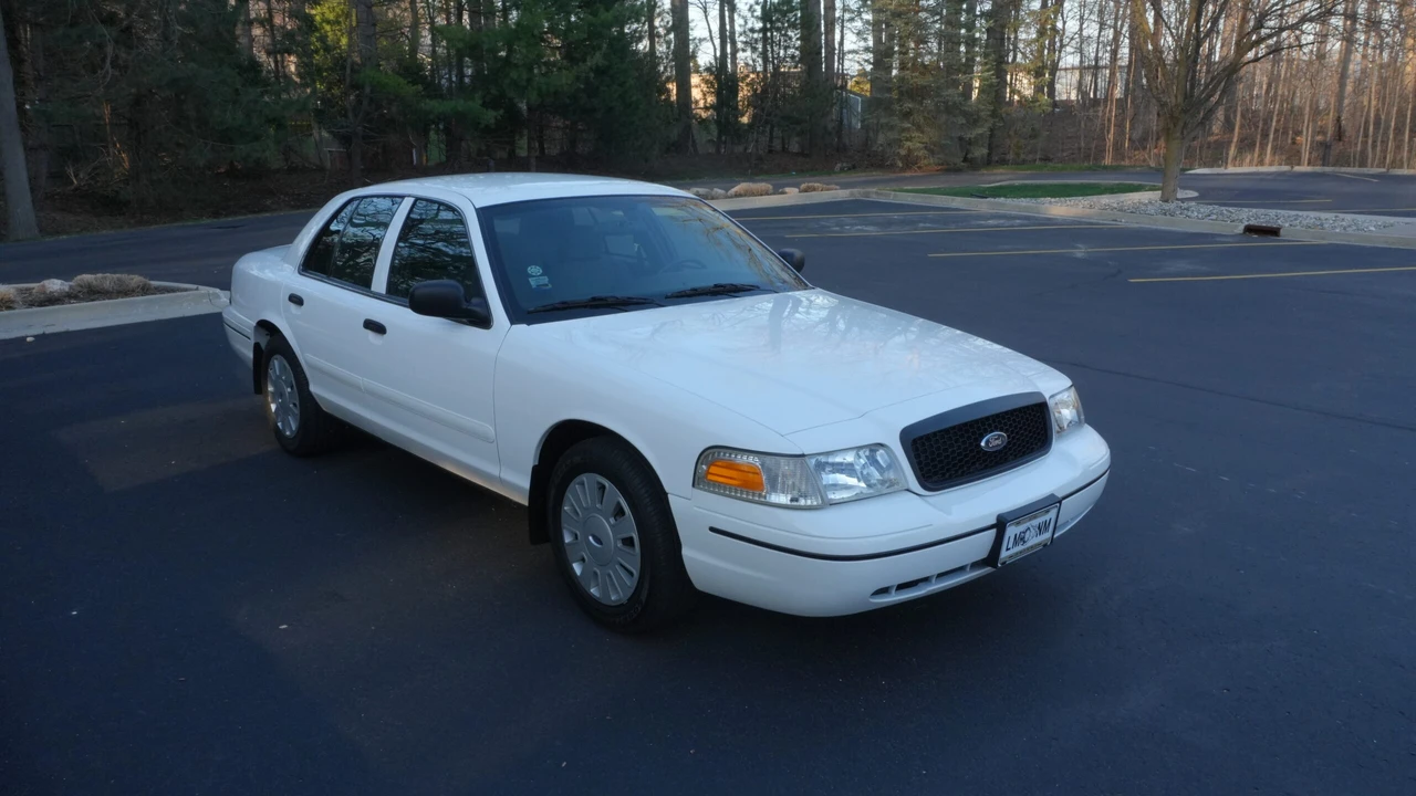 2006 Ford Crown Victoria - Image 15 of 31