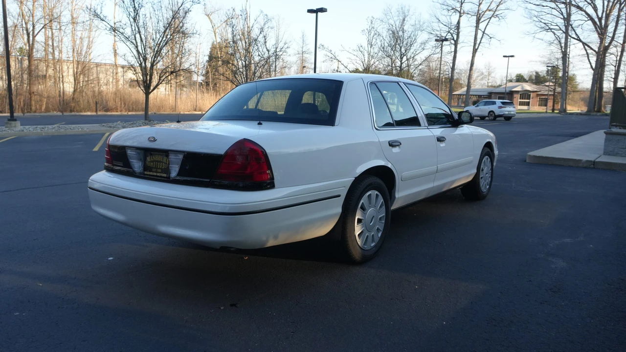 2006 Ford Crown Victoria - Image 17 of 31