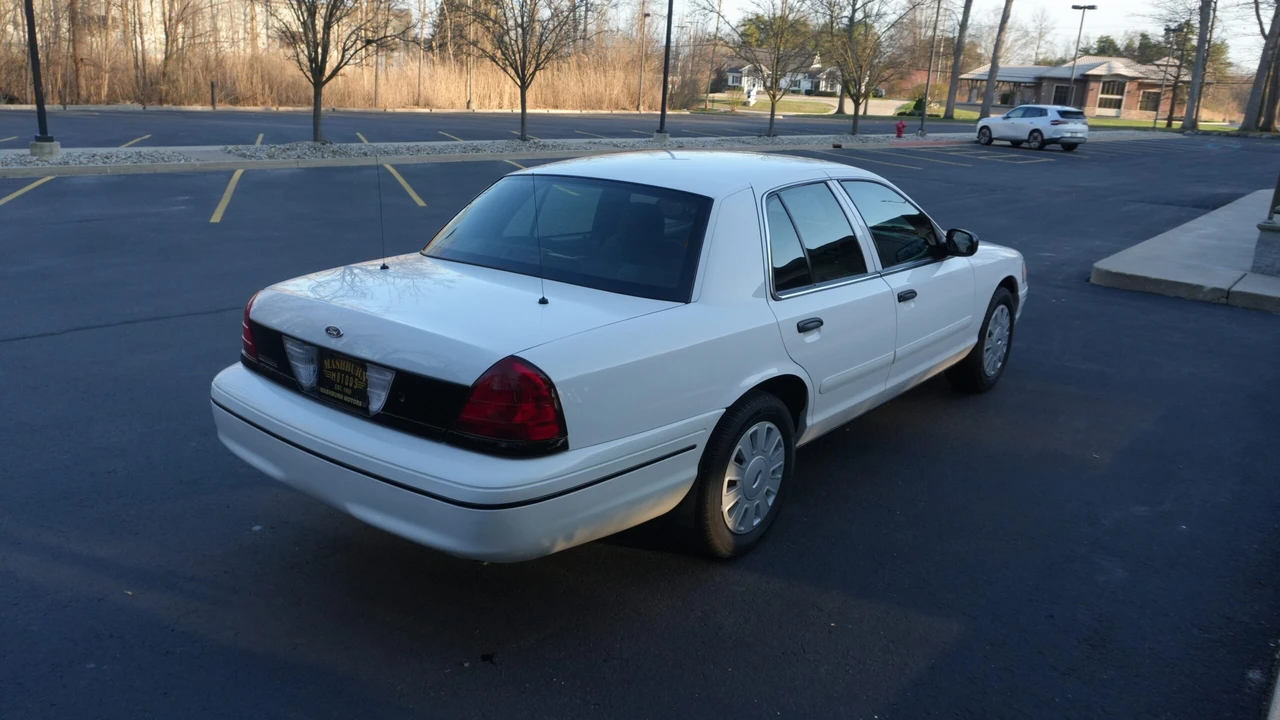 2006 Ford Crown Victoria - Image 18 of 31