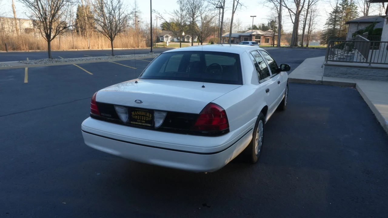 2006 Ford Crown Victoria - Image 25 of 31