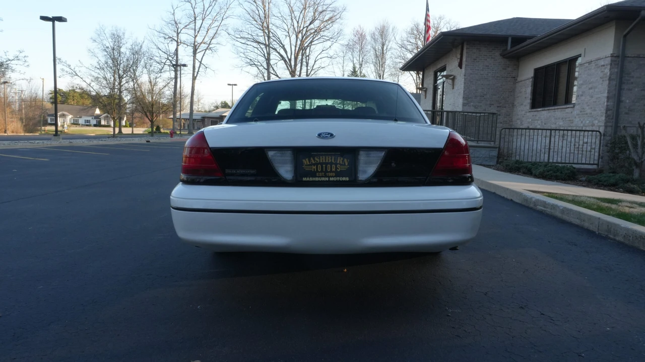 2006 Ford Crown Victoria - Image 27 of 31