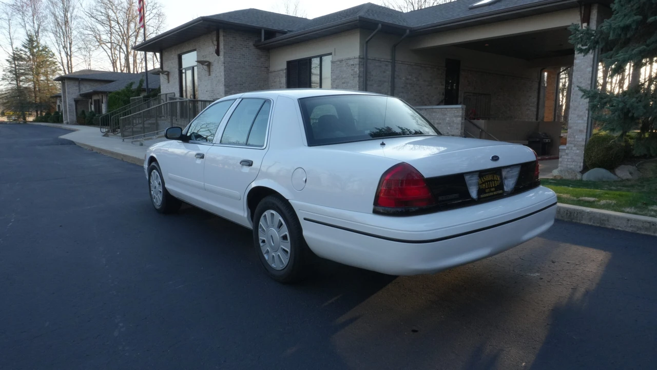 2006 Ford Crown Victoria - Image 28 of 31