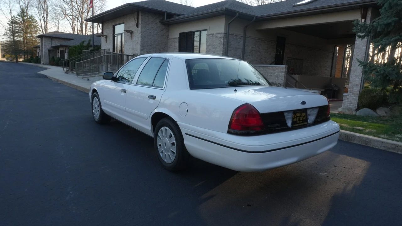 2006 Ford Crown Victoria - Image 29 of 31