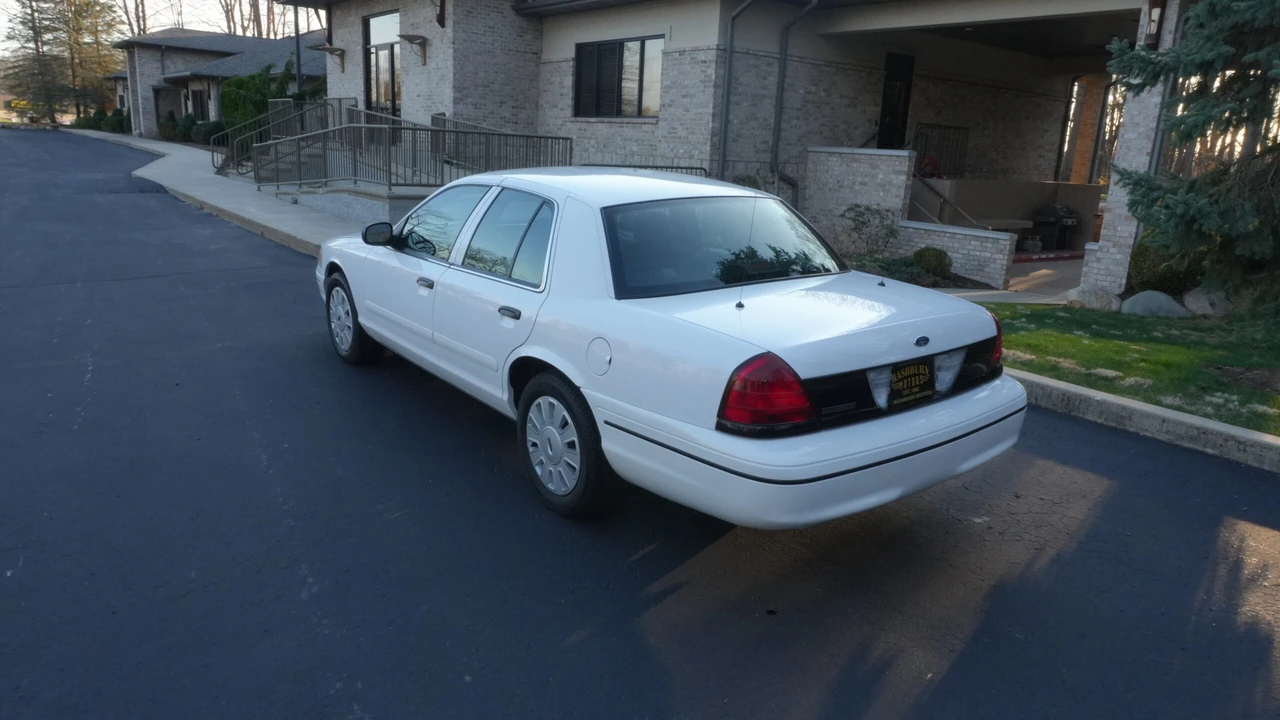 2006 Ford Crown Victoria - Image 30 of 31