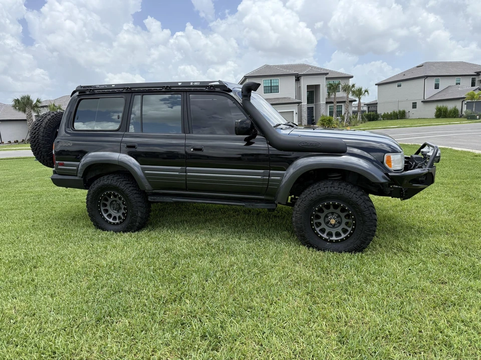 1997 Lexus LX 1st Gen - Image 13 of 31