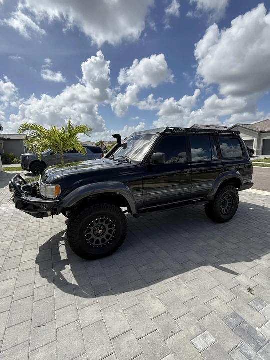 1997 Lexus LX 1st Gen - Image 19 of 31