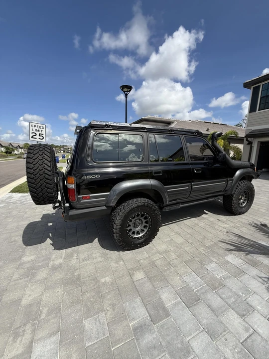 1997 Lexus LX 1st Gen - Image 25 of 31