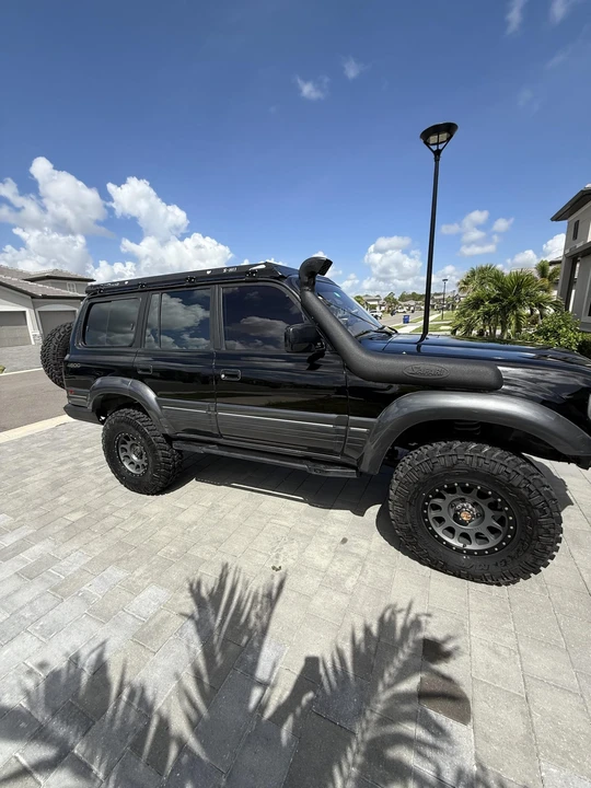 1997 Lexus LX 1st Gen - Image 27 of 31