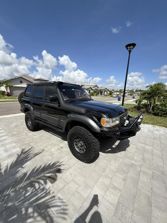 1997 Lexus LX 1st Gen - Image 28 of 31