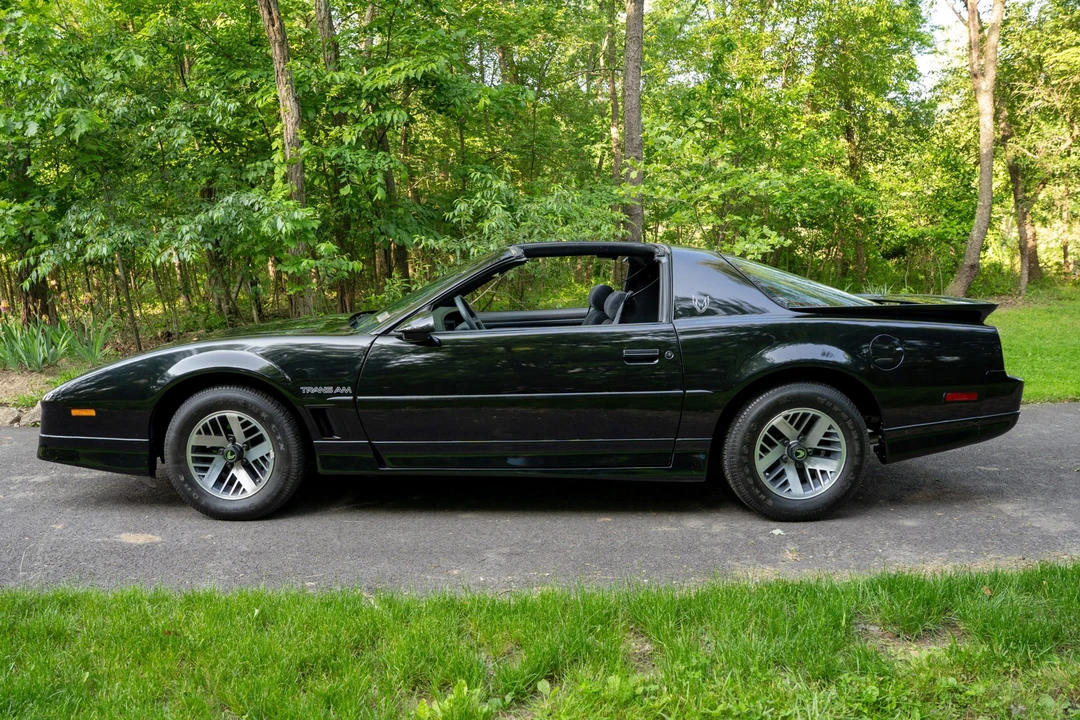 1989 Pontiac Firebird Trans Am 3rd Gen - Image 17 of 31