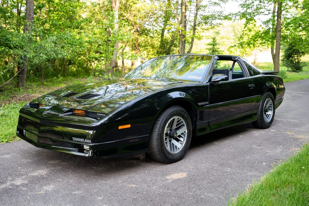 1989 Pontiac Firebird Trans Am 3rd Gen - Image 2 of 31