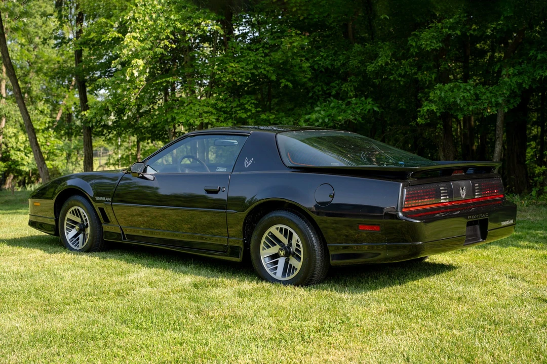 1989 Pontiac Firebird Trans Am 3rd Gen - Image 16 of 31