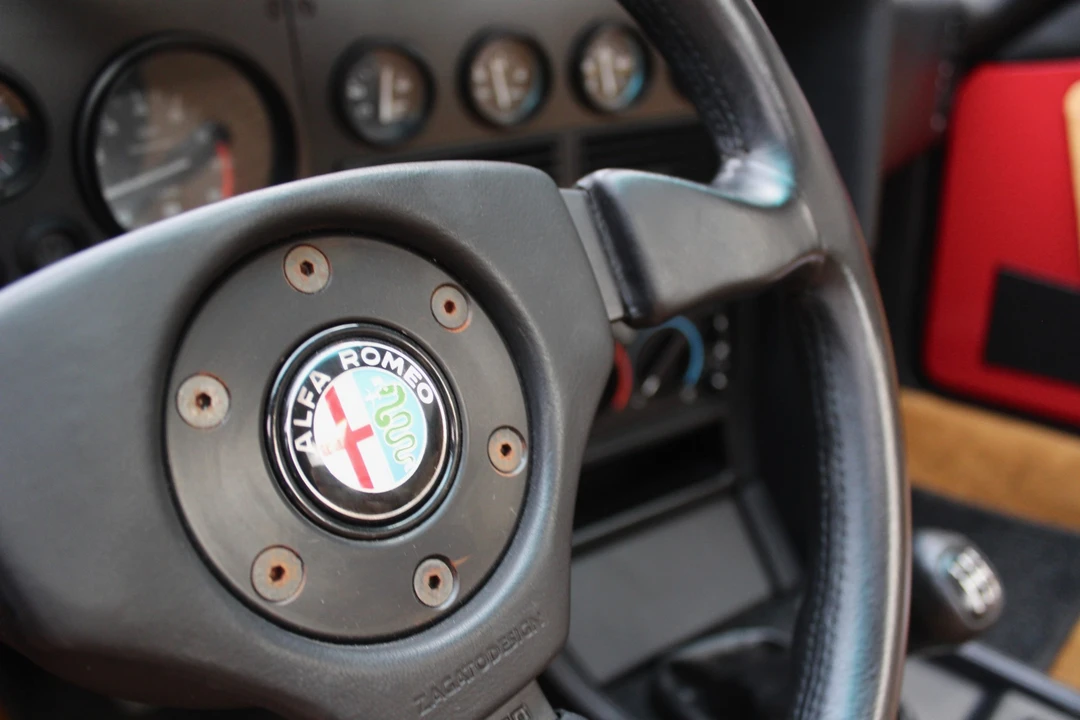 1990 Alfa Romeo SZ - Image 22 of 31