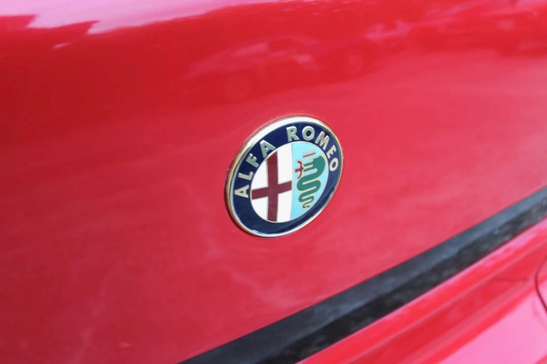 1990 Alfa Romeo SZ - Image 11 of 31