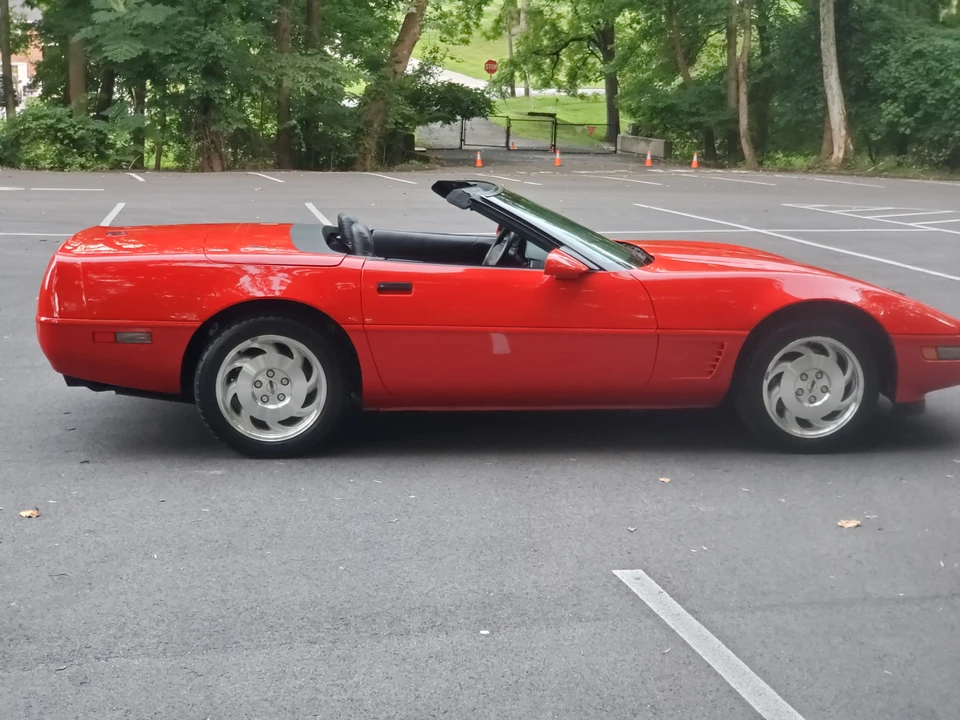 1995 Chevrolet Corvette C4 - Image 2 of 31