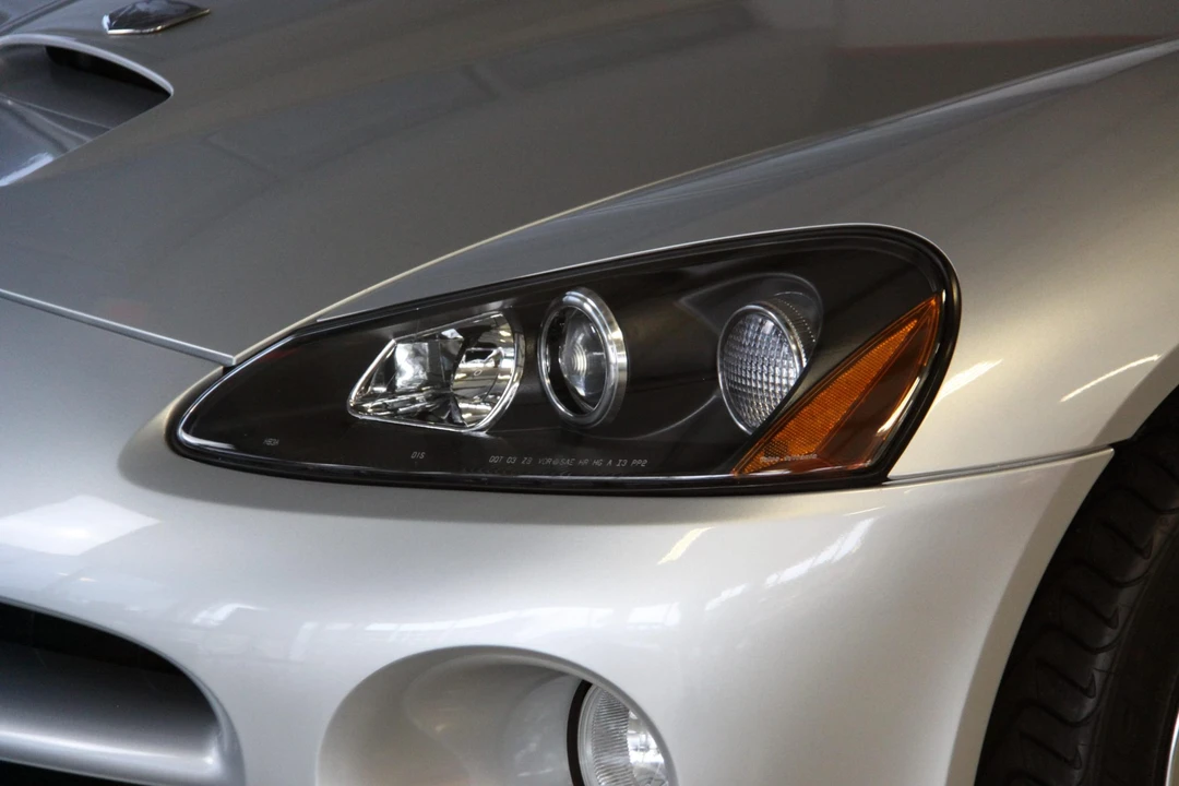 2005 Dodge Viper 3rd Gen - Image 16 of 31