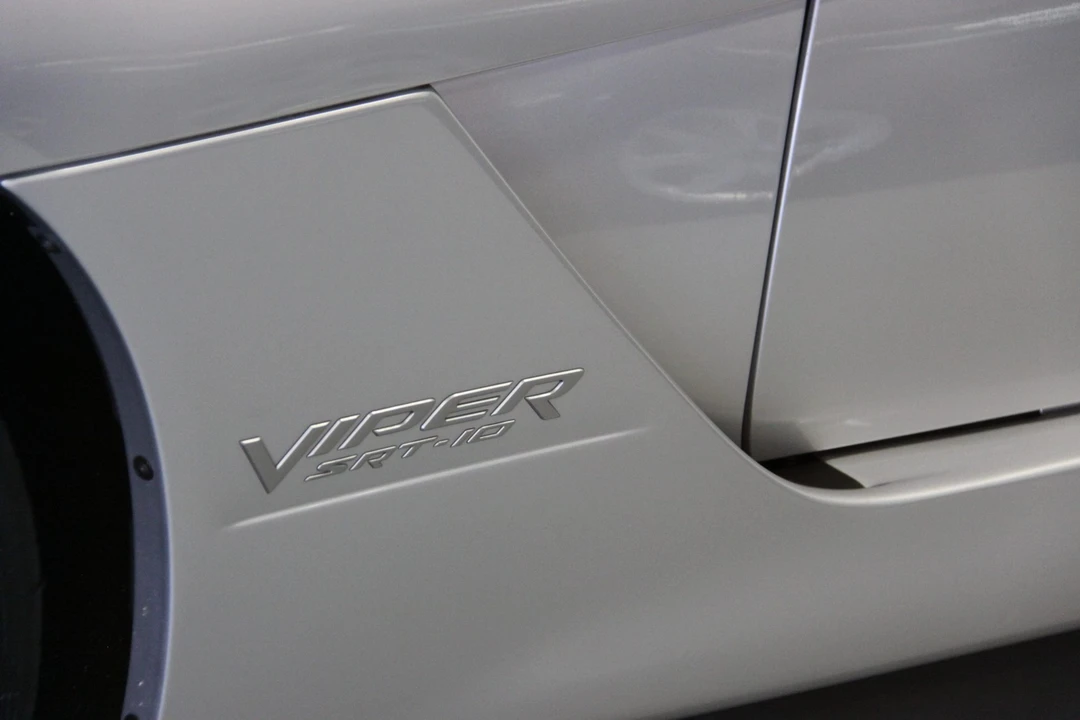 2005 Dodge Viper 3rd Gen - Image 21 of 31