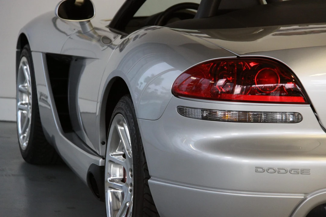2005 Dodge Viper 3rd Gen - Image 22 of 31