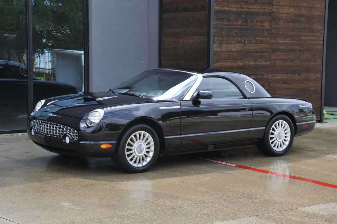 2005 Ford Thunderbird 11th Gen - Image 2 of 31
