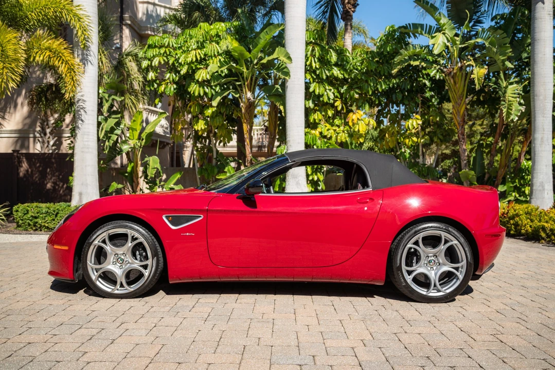 2009 Alfa Romeo 8C Competizione - Image 13 of 31
