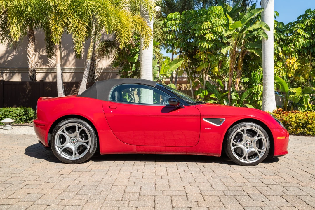 2009 Alfa Romeo 8C Competizione - Image 17 of 31