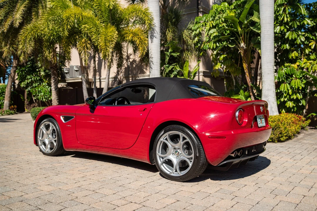 2009 Alfa Romeo 8C Competizione - Image 14 of 31