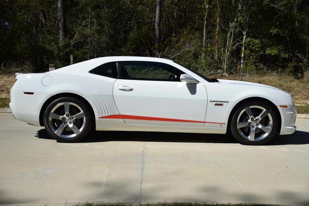 2010 Chevrolet Camaro SS 5th Gen - Image 3 of 9