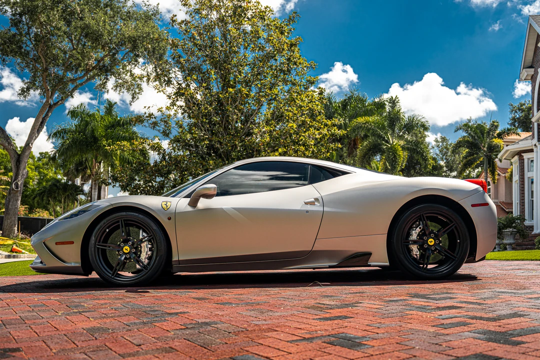 2015 Ferrari 458 Speciale - Image 17 of 31