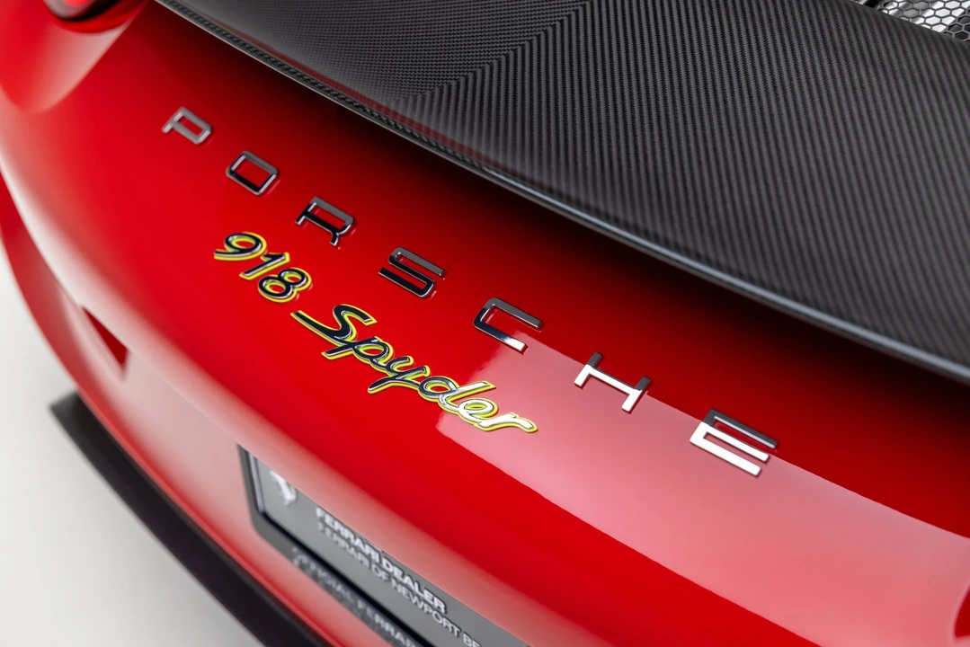 2015 Porsche 918 Spyder - Image 31 of 31