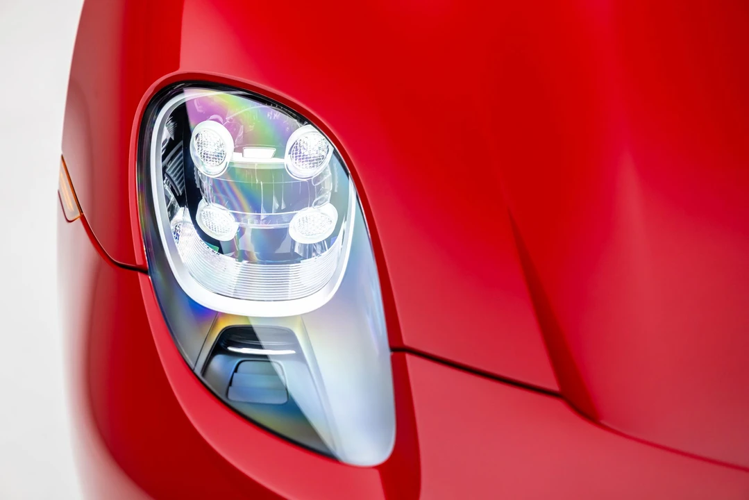 2015 Porsche 918 Spyder - Image 19 of 31